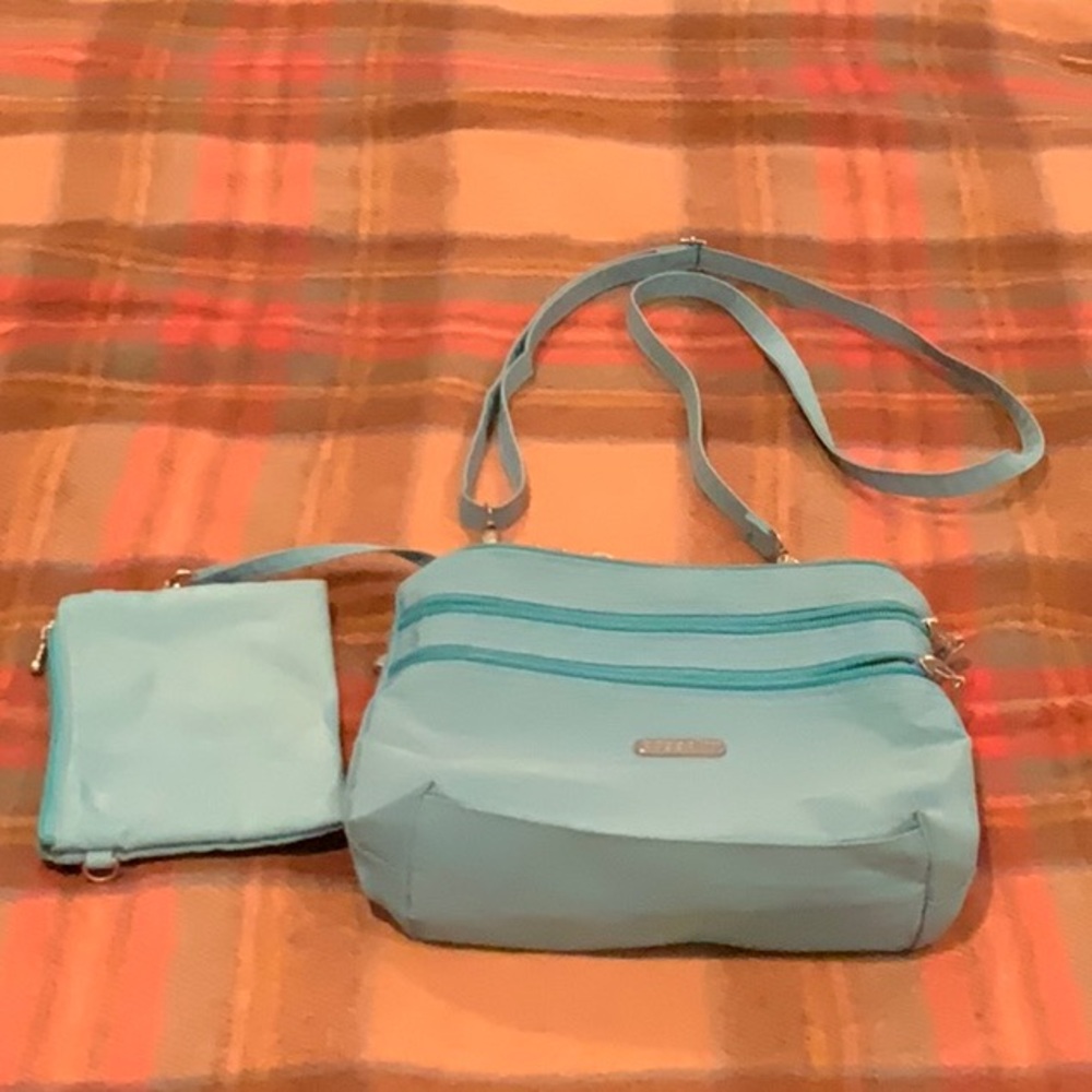 Baggallini crossbody in ocean blue with coin purse.
